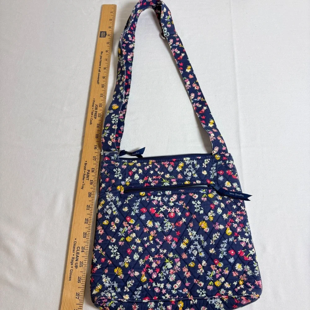 Vera Bradley Crossbody Bag Small Navy Blue Floral Excellent Quilted Cotton Zip